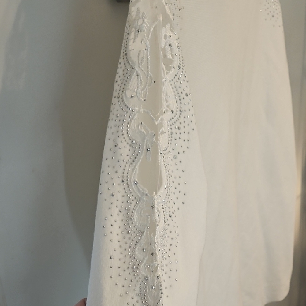 Liv Milano Elegant Cream Embellished Sweater. NWOT